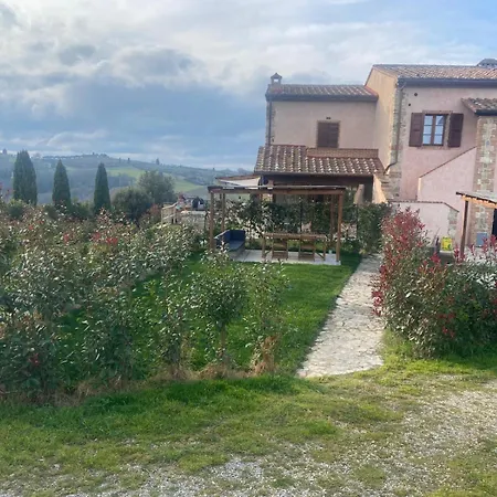 Podere Cedrola بيت للعطل *